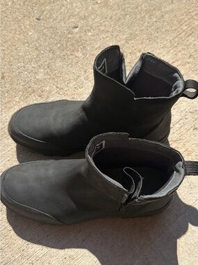 Women’s Bogs Holly Zip Leather waterproof